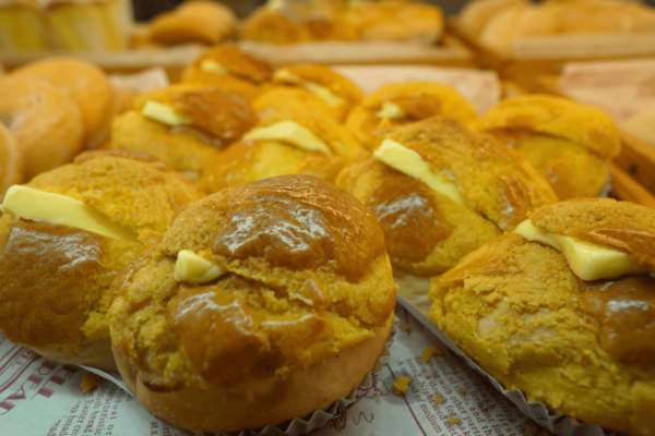 Pineapple Bun with Butter - Image 3